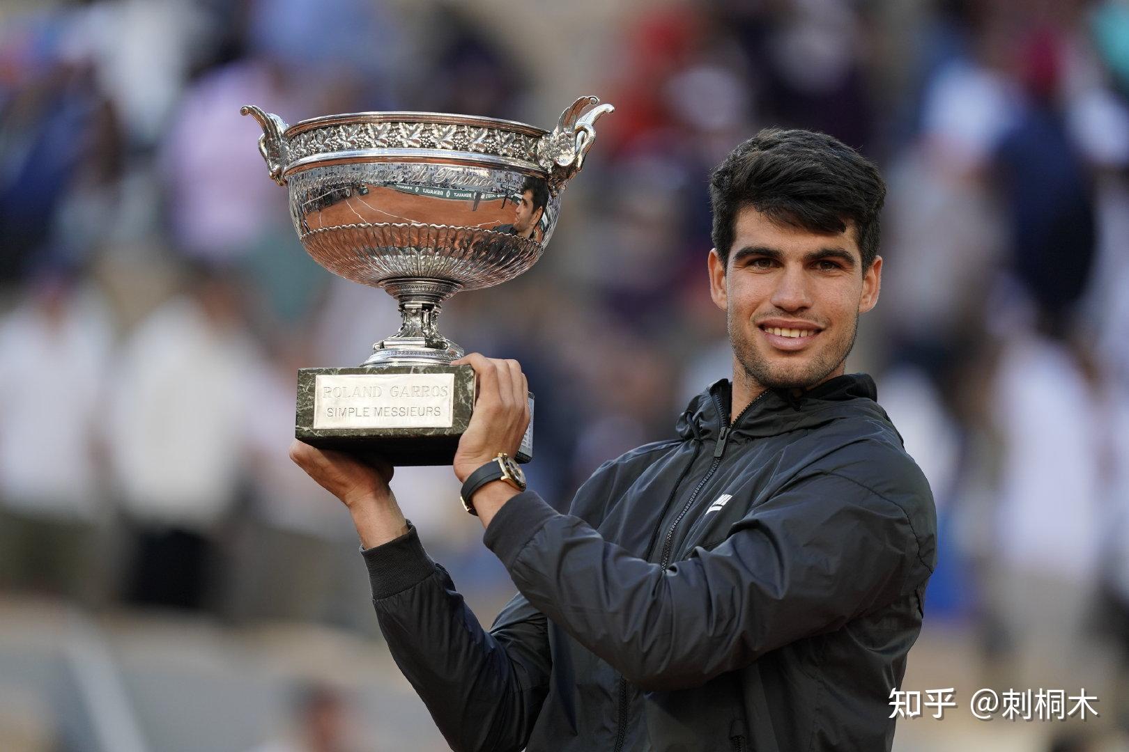 除此之外 除此之外