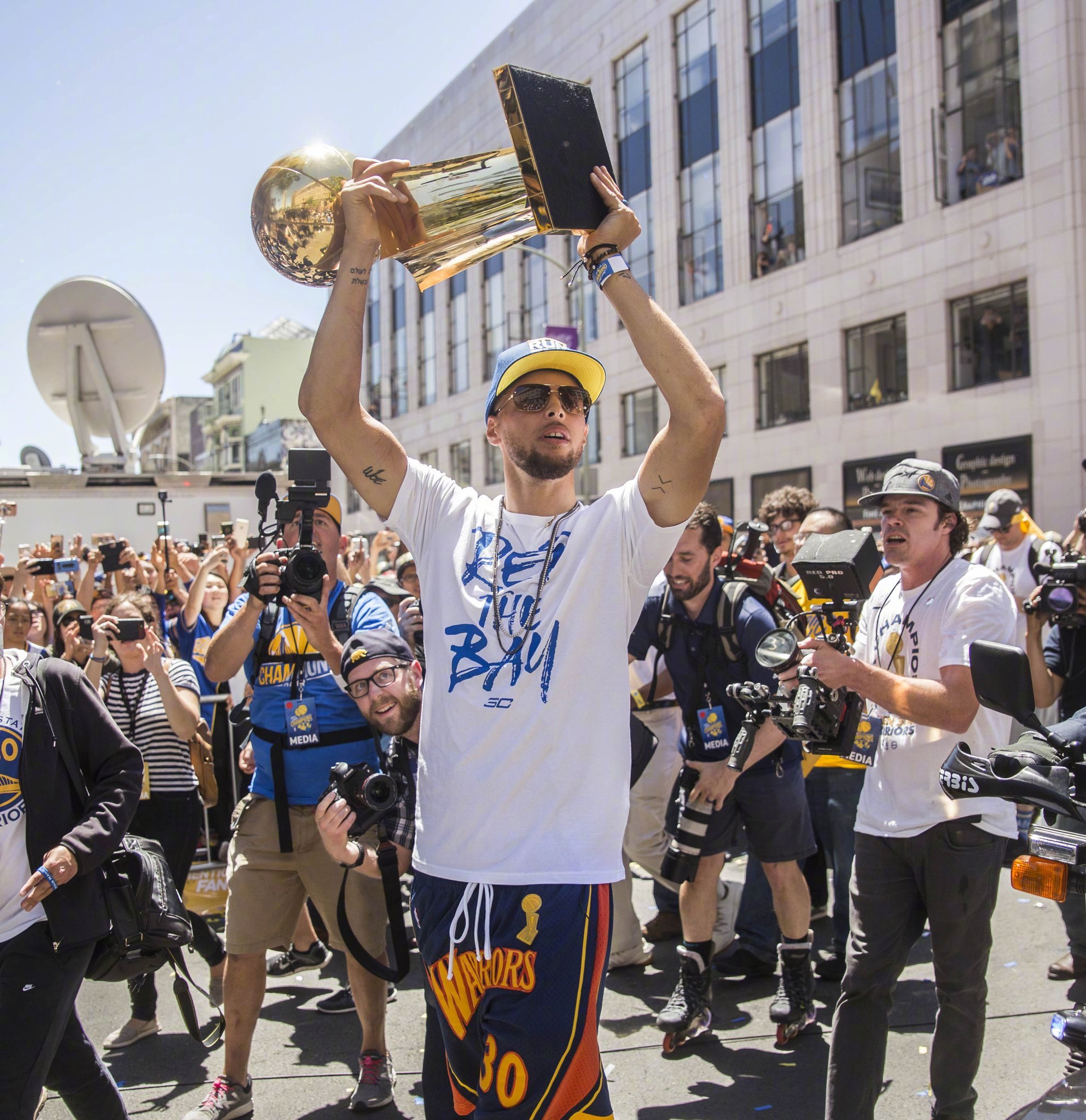 通过对粉丝 通过对粉丝